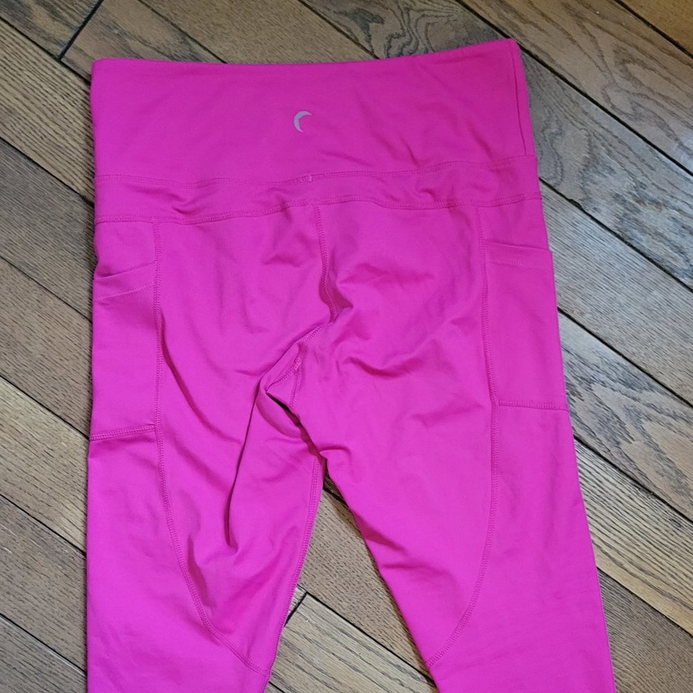 Zyia crop leggings